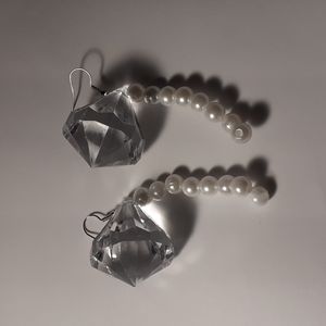 Diamond Bella Handcrafted Fashion earrings.